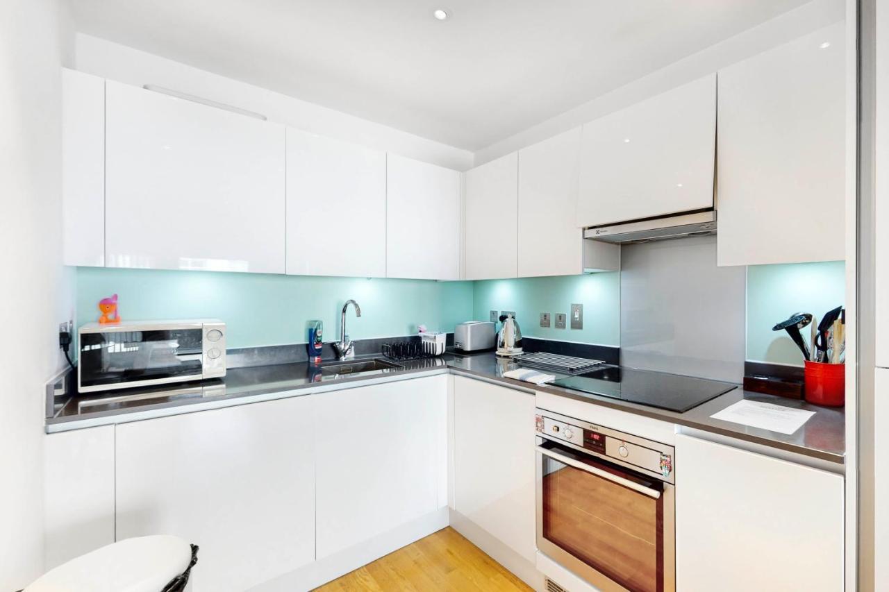 Lovely 1 Bed Apartment In Streatham ロンドン エクステリア 写真